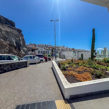 1st Line Don Paco Seaviews Апартаменты *